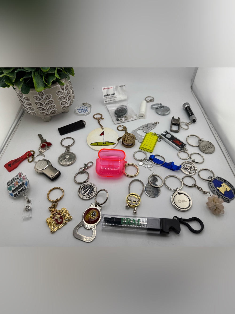 Vintage Keychain Lot 25+ Mixed Advertising Souvenir Novelty Jeep BMW